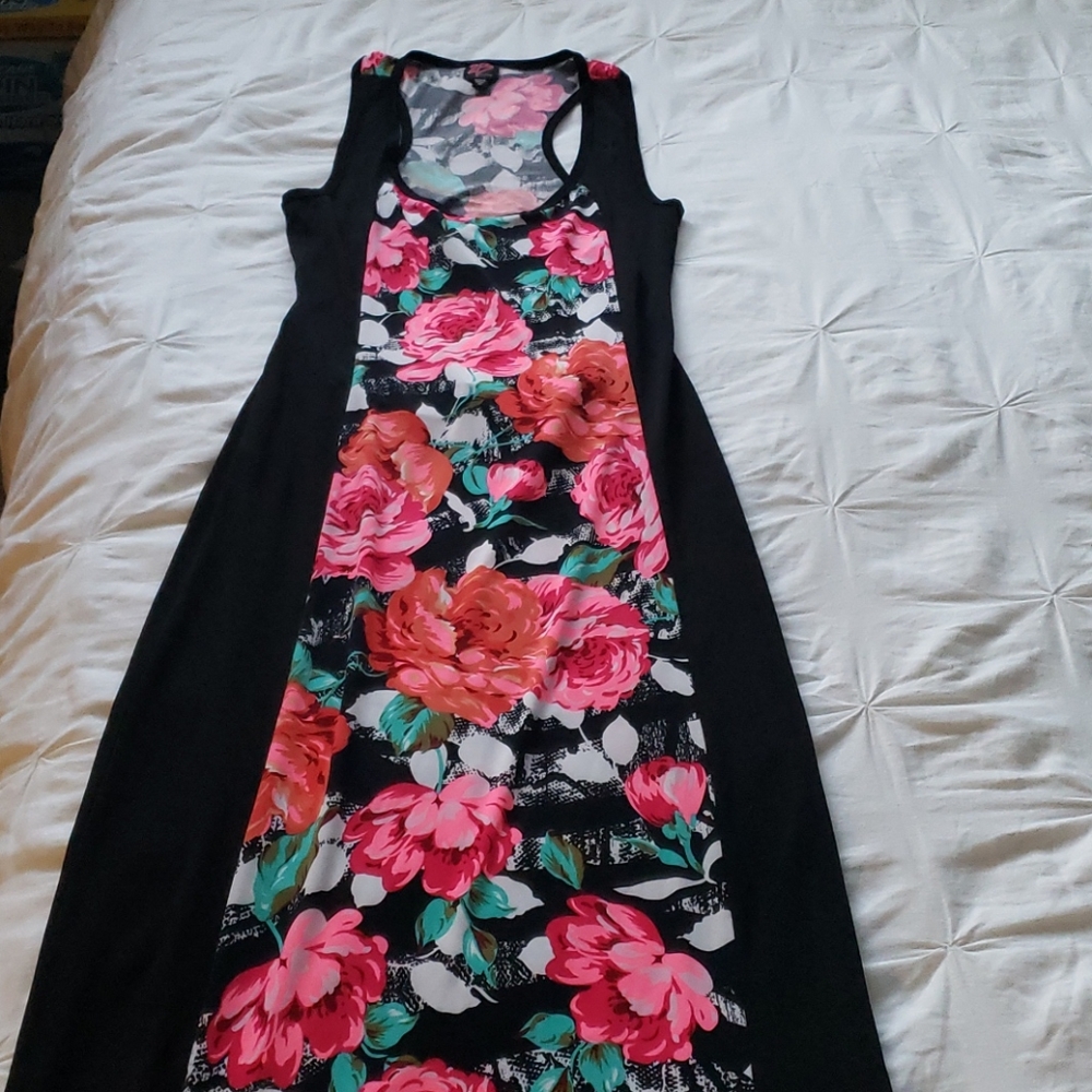 2B Bebe Floral Maxi Dress